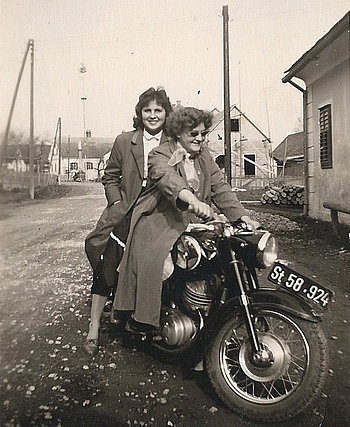 Heißer Ofen vor der Tiefkühlanlage, Weinburg am Saßbach, 1959. Sammlung Walter Feldbacher